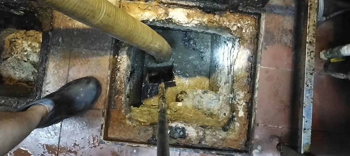 上安乡化油池清理-污水池清掏